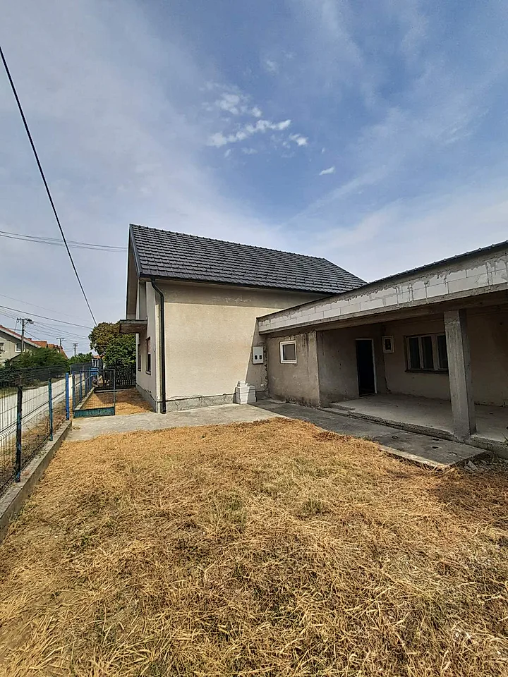 Na prodaju kuća korisne površine 258m2 Letnjikovac, Šabac - slika 4