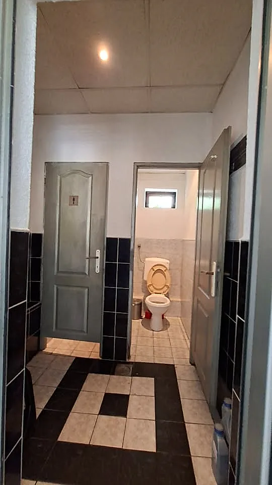 Izdaje se u zakup lokal u centru grada - slika 3