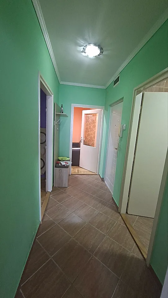 Atraktivan stan u centru grada - slika 1