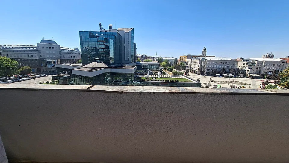 Atraktivan stan u centru grada - slika 4