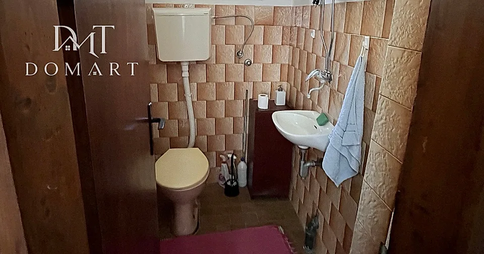 Kuća 100 m na placu od 13,6 ari Laćarak - slika 11