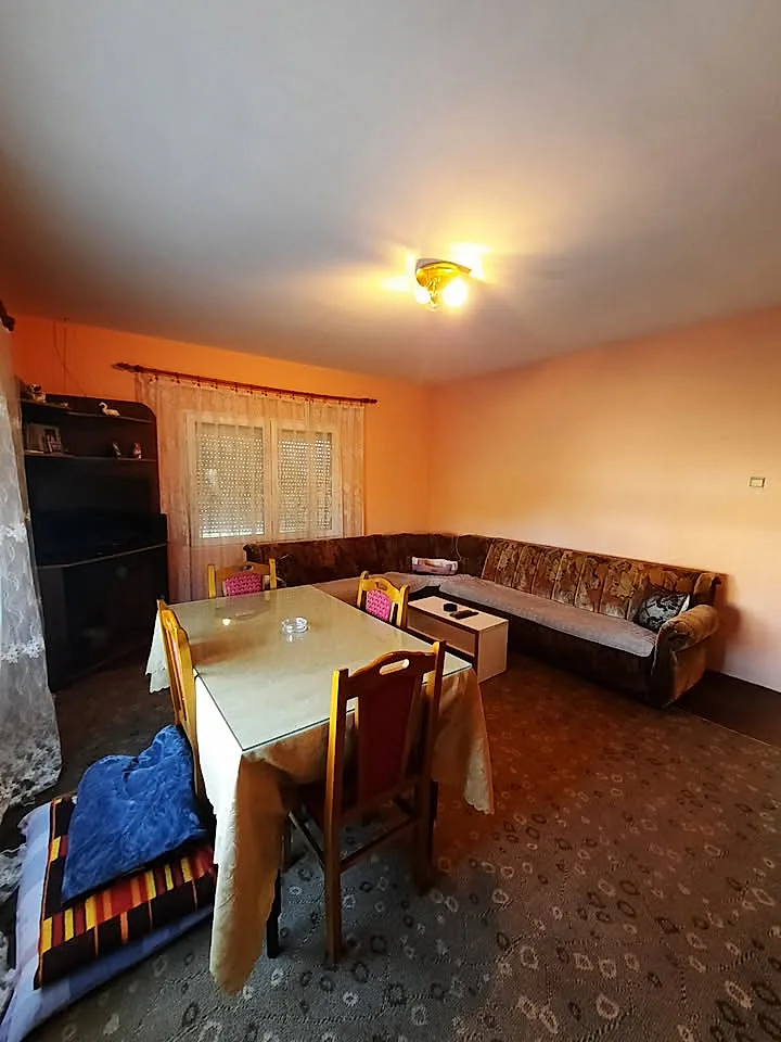 Na prodaju kuća površine u osnovi 124m2 na placu od 54,28 ara - slika 7