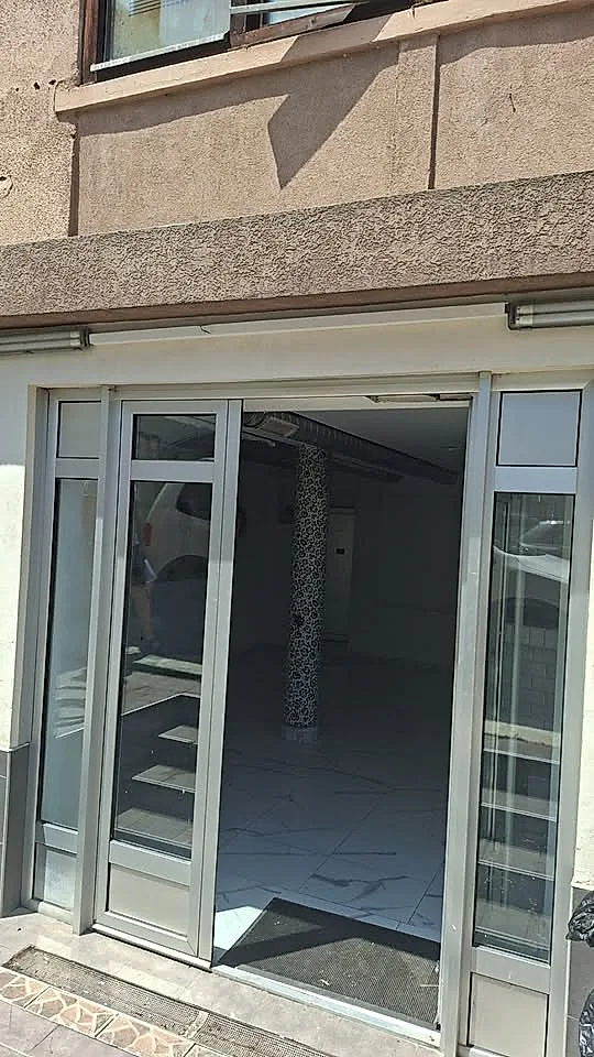 Izdaje se u zakup lokal u centru grada - slika 5