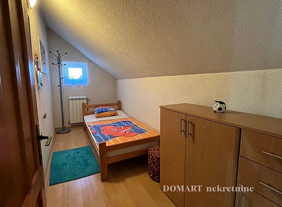 Dve kuće na placu od 810 m sa voćnjakom Sremska Mitrovica - slika 12