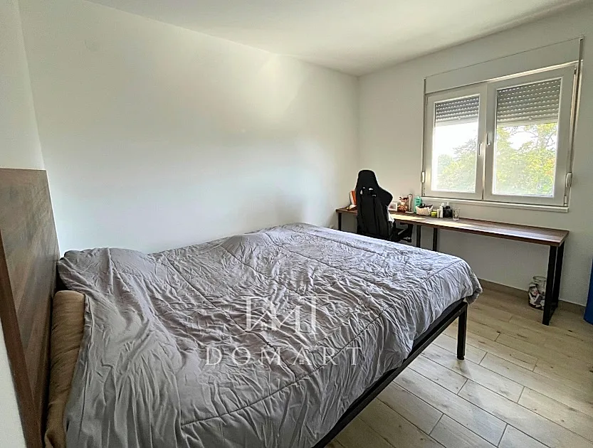 Dvosoban stan 50 m sa terasom Sremska Mitrovica - slika 5