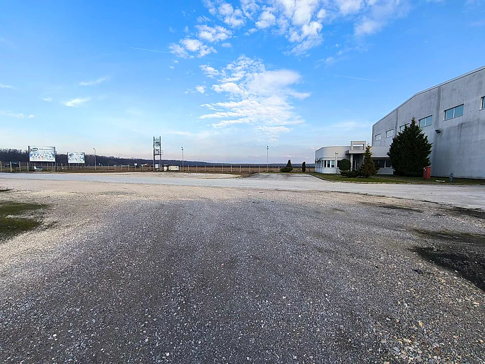 Hala proizvodno magacinski prostor od 4.724m2 Klenak - slika 4