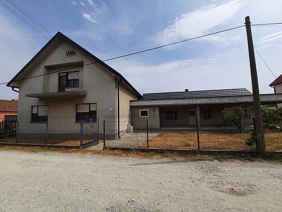 Na prodaju kuća korisne površine 258m2 Letnjikovac, Šabac - slika 1
