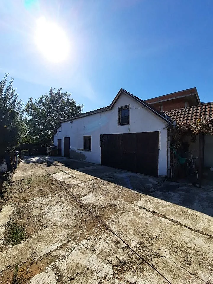 Na prodaju kuća površine u osnovi 124m2 na placu od 54,28 ara - slika 4