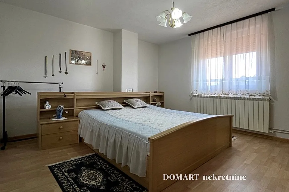 Dve kuće na placu od 810 m sa voćnjakom Sremska Mitrovica - slika 9