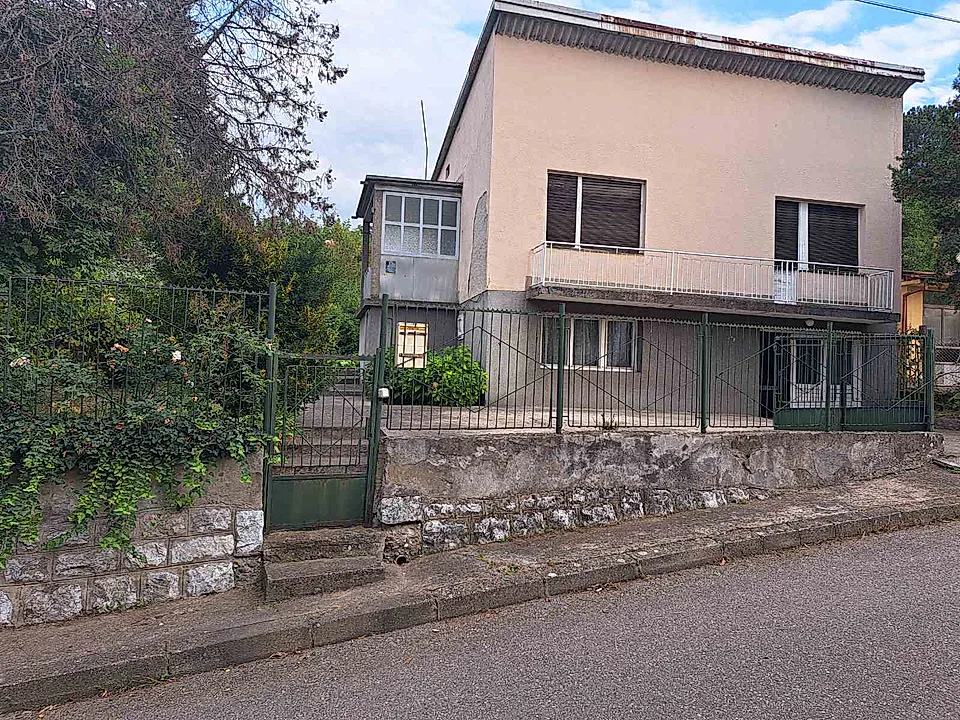 Na prodaju kuća površine od 160m2 na placu od 4,49 ara Banja Kovilja - slika 2