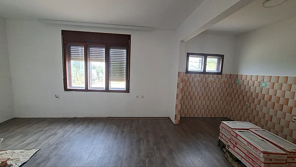 Na prodaju kuća korisne površine 258m2 Letnjikovac, Šabac - slika 10