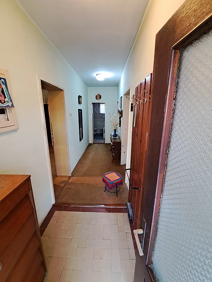 Na prodaju kuća površine od 160m2 na placu od 4,49 ara Banja Kovilja - slika 7