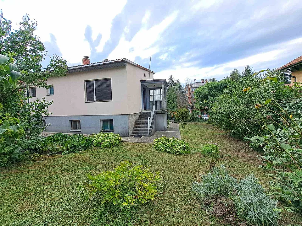 Na prodaju kuća površine od 160m2 na placu od 4,49 ara Banja Kovilja - slika 3