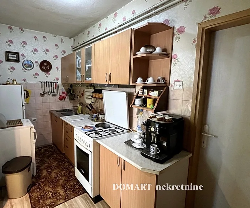 Dve kuće na placu od 810 m sa voćnjakom Sremska Mitrovica - slika 4
