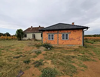 IMANJE POVRŠINE 2,85 HA SA DVE KUĆE I ZASADOM KRUŠAKA - slika oglasa