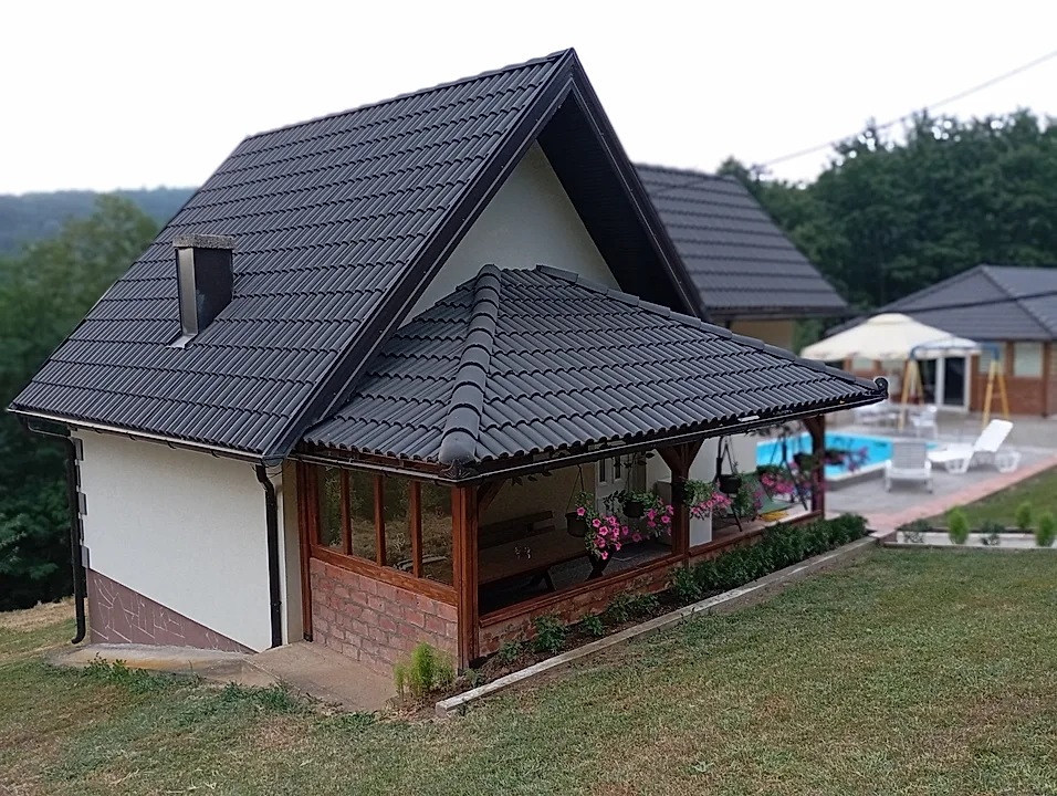 Kuca sa bazenom za odmor - slika 1