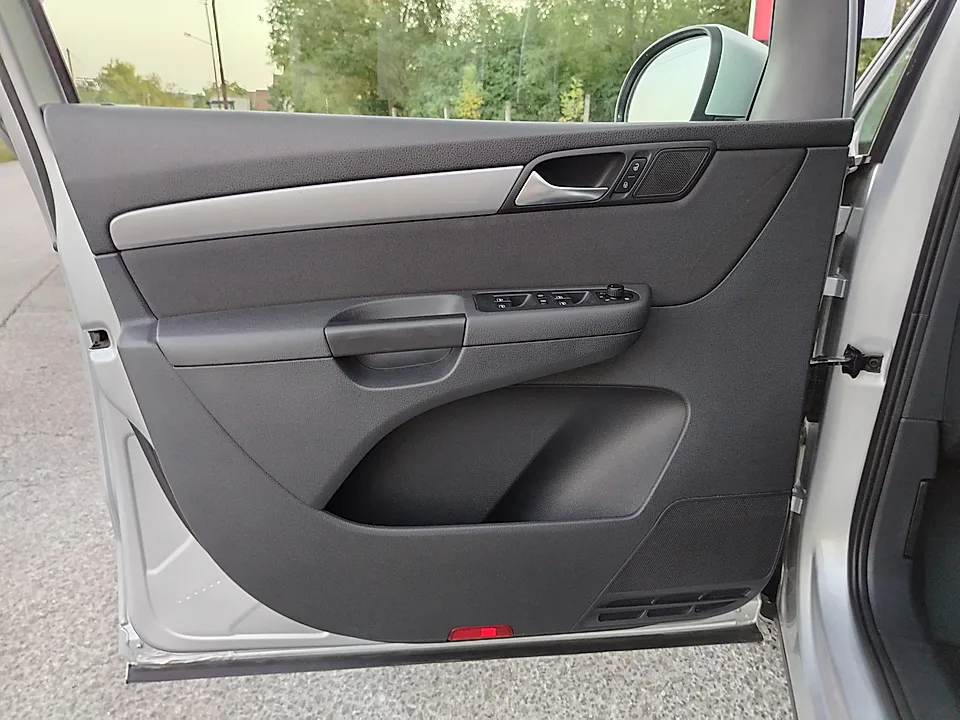 VW Sharan 2010 2.0TDI - slika 9
