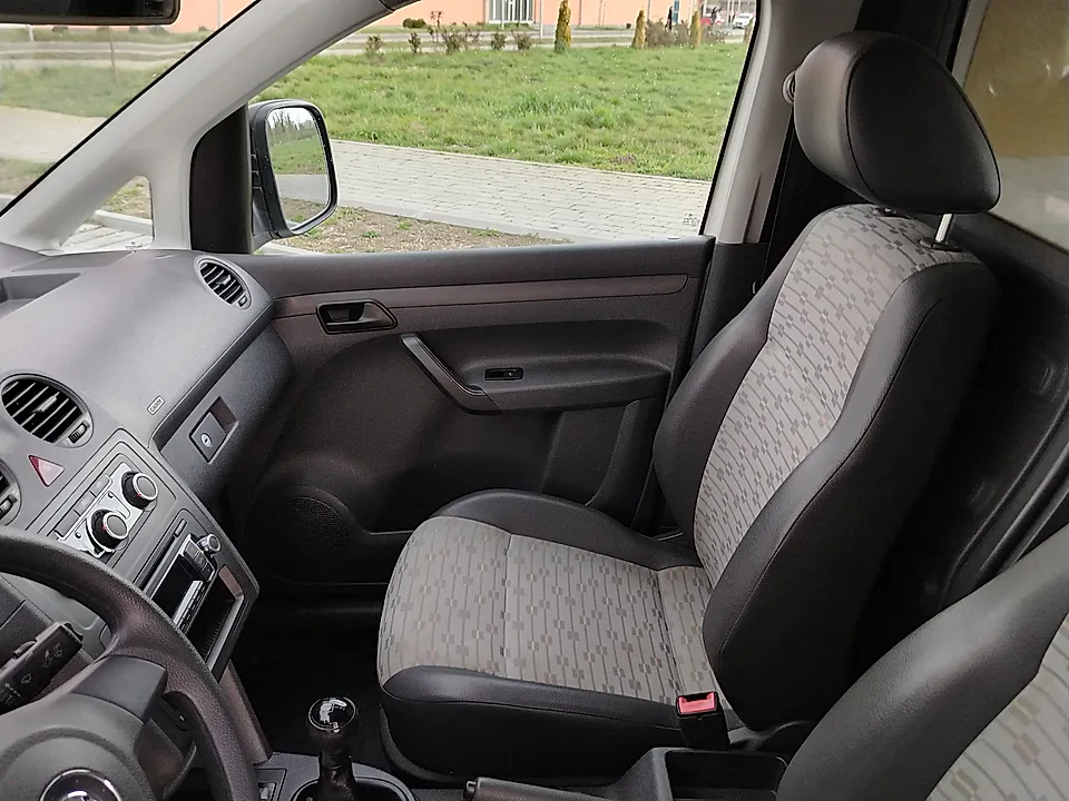 VW CADDY 1.6 TDI 2011 - slika 14