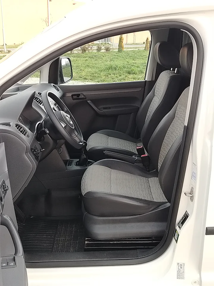 VW CADDY 1.6 TDI 2011 - slika 11