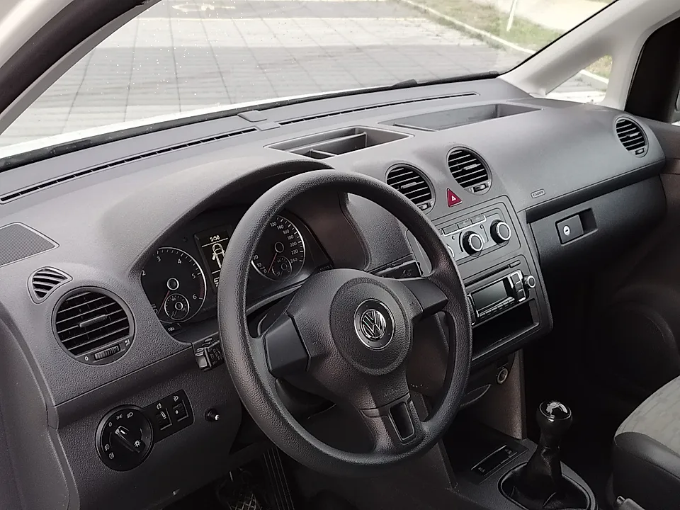 VW CADDY 1.6 TDI 2011 - slika 12
