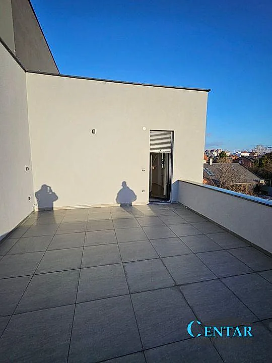 Kompletno namešten - slika 14