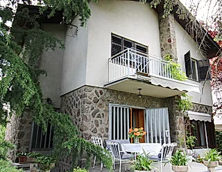 Čardak-retko u ponudi kuća, na najlepšoj i mirnoj lokaciji. - slika oglasa