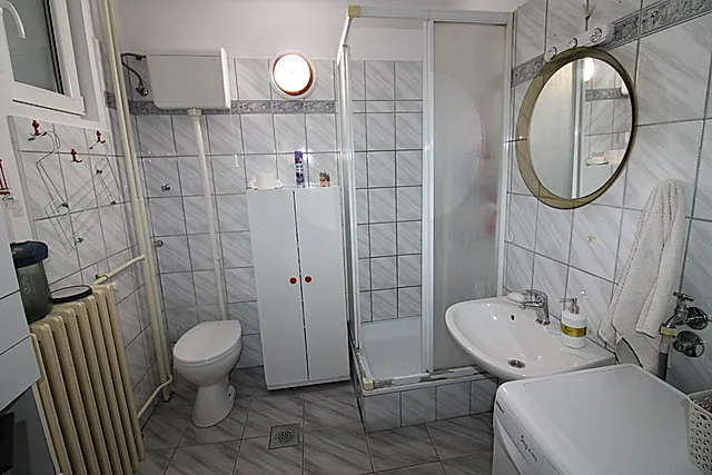 Bulevar Oslobođenja 63 m2 Uknjižen I sprat - slika 9