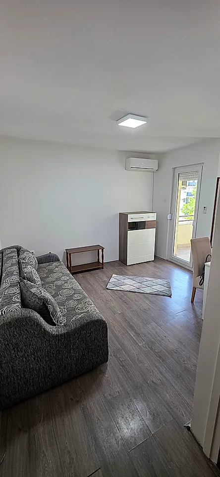 Garsonjera Novi Sad Podbara - slika 9