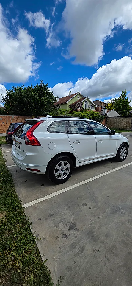 Volvo XC60 D3 2013 godište - slika 4