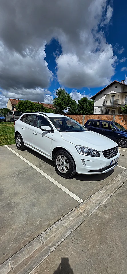 Volvo XC60 D3 2013 godište - slika 2