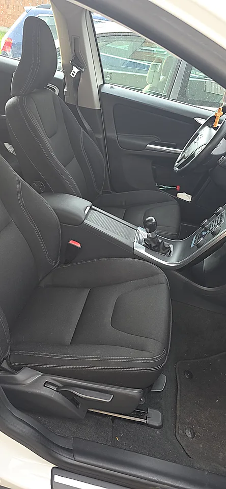 Volvo XC60 D3 2013 godište - slika 11