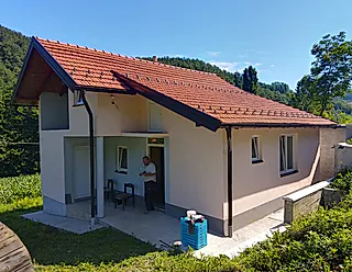 Prodaje se novo porodično imanje - slika oglasa