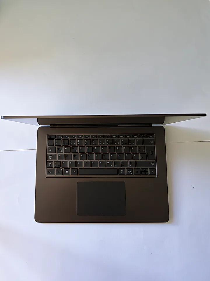 Microsoft Surface Laptop najnovije generacije - slika 1
