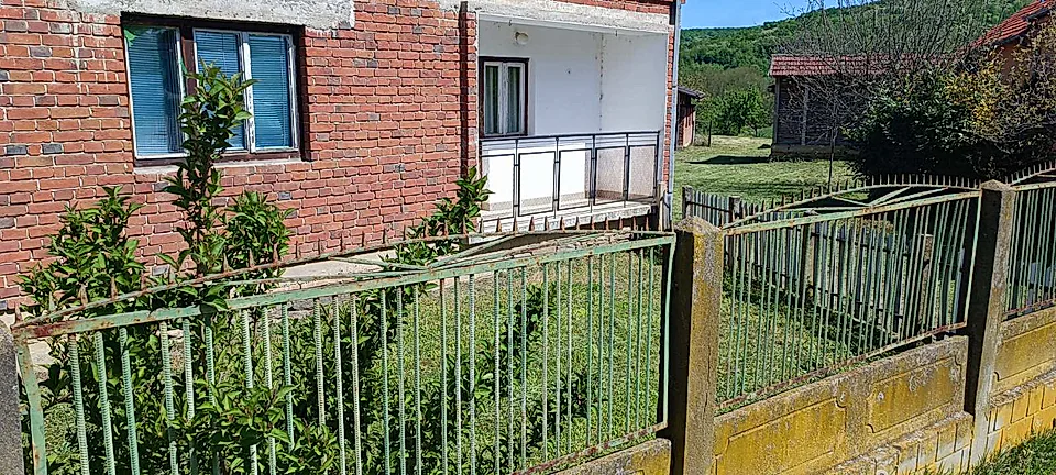 Seosko domaćinstvo, Gornje Brijanje, kuće 180m2, parcele 39.49a - slika 3