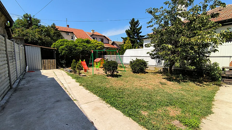 KUĆA U CENTRU GRADA - slika 6
