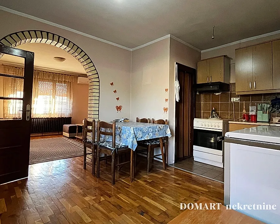 Prizemna kuća 113 m sa dva zasebna ulaza Sremska Mitrovica - slika 5