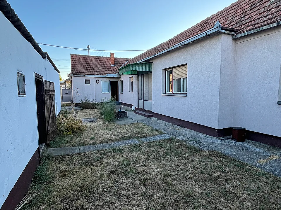 Prizemna kuća 113 m sa dva zasebna ulaza Sremska Mitrovica - slika 2