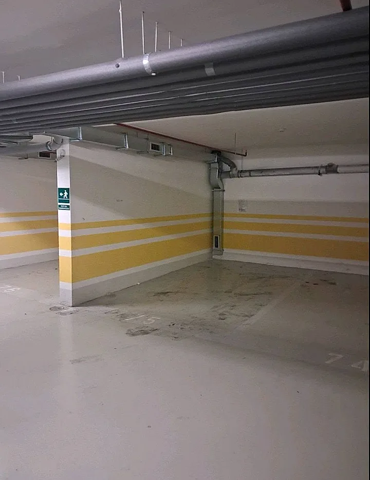 VRAČAR PAKING MESTO U PODZEMNOJ GARAŽI - slika 1